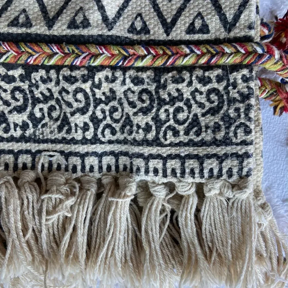 AM HOME TEXTILES Handcrafted Artisan Throw Rug Multi-Color Sz 27x42 Aztec Style